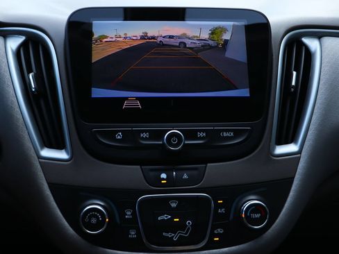 Used 2020 Chevrolet Malibu LS FWD image 45