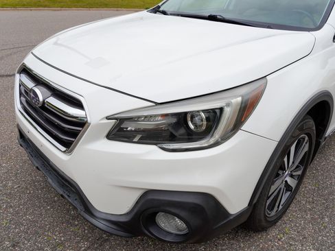 Used 2018 Subaru Outback 3.6R Limited AWD/4WD image 25