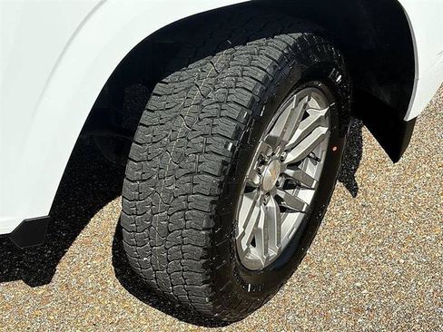 Used 2025 Chevrolet Colorado LT w/ Advanced Trailering Package RWD image 38