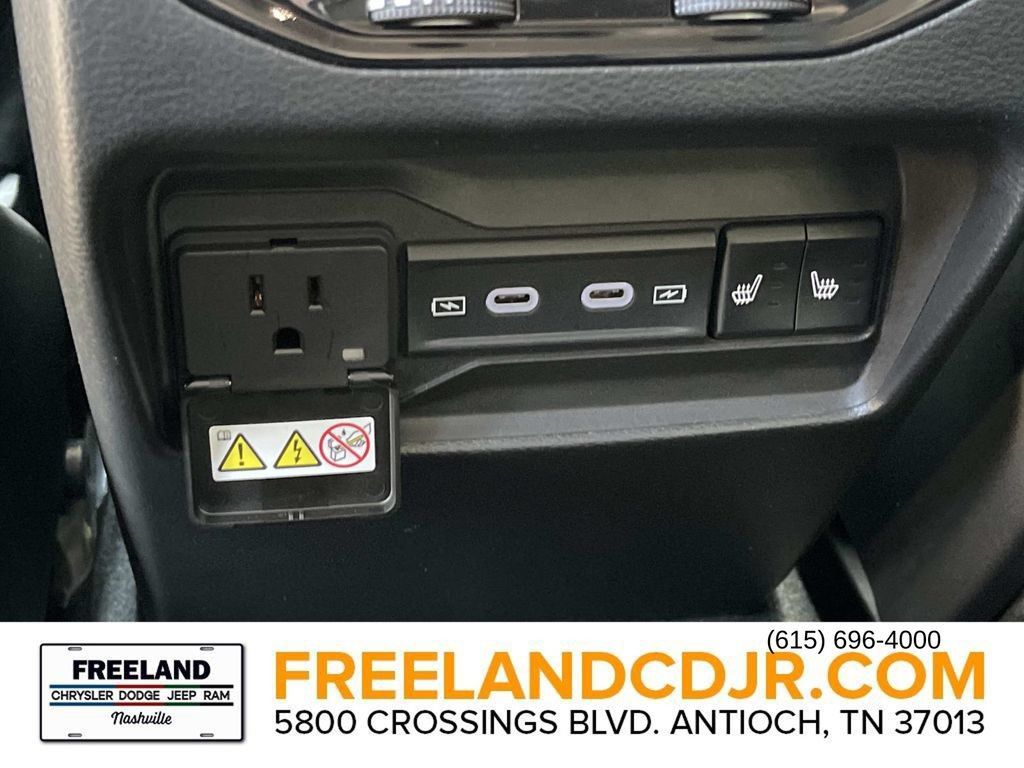 New 2026 Jeep Grand Cherokee Limited w/ Limited Altitude Package AWD/4WD image 17