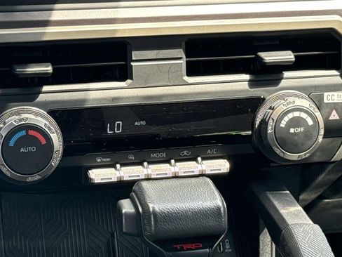 Used 2025 Toyota Tacoma TRD Sport AWD/4WD image 19