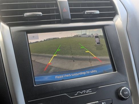 Used 2020 Ford Fusion SE FWD image 23