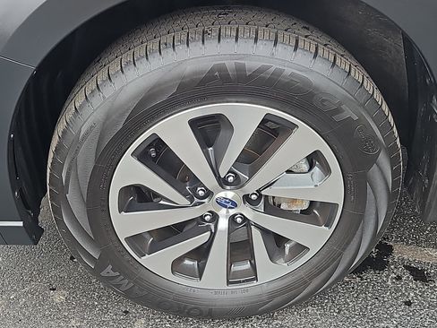 Certified 2025 Subaru Outback Premium image 4