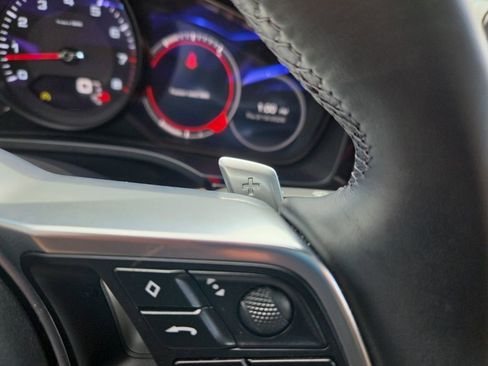 Used 2019 Porsche Cayenne Base image 34