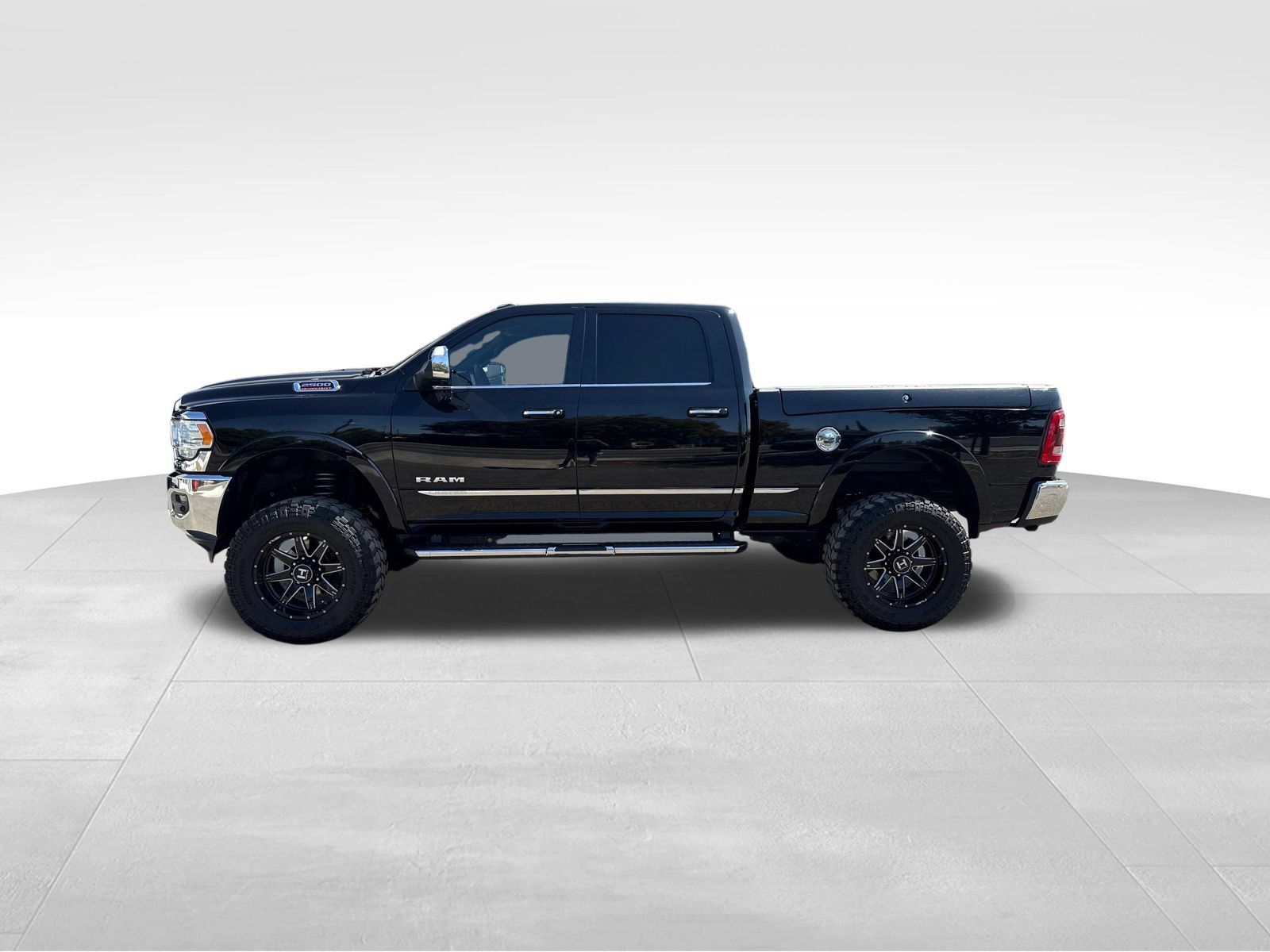 Used 2020 RAM 2500 Limited AWD/4WD image 2