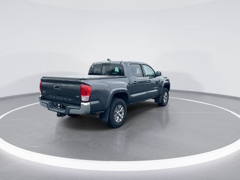 Used 2019 Toyota Tacoma SR5 AWD/4WD image 9
