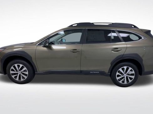 Certified 2025 Subaru Outback Premium AWD/4WD image 7