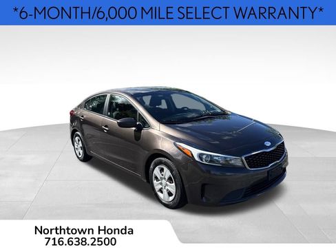 Used 2017 Kia Forte LX w/ LX Popular Package FWD image 2
