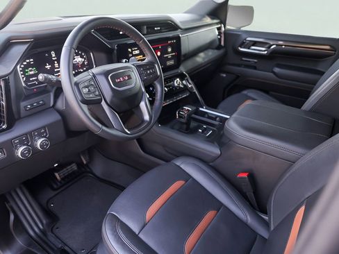 Used 2024 GMC Sierra 1500 AT4 w/ Technology Package AWD/4WD image 13