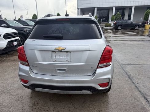 Used 2019 Chevrolet Trax LT w/ LT Convenience Package FWD image 5
