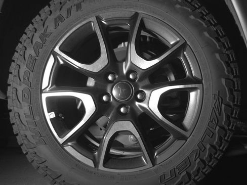 Used 2025 Jeep Compass Trailhawk AWD/4WD image 18