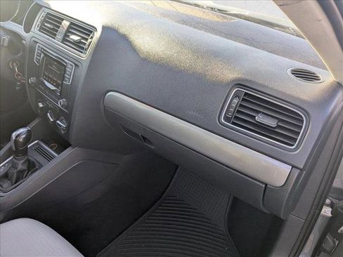 Used 2018 Volkswagen Jetta S image 19