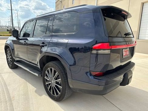 Used 2024 Lexus GX 550 w/ Accessory Package (Z1) AWD/4WD image 8