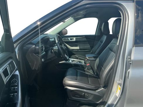 Certified 2022 Ford Explorer XLT w/ Equipment Group 202A RWD image 14