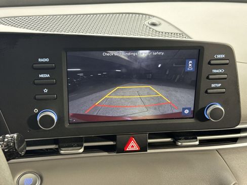 Used 2023 Hyundai Elantra SEL image 23