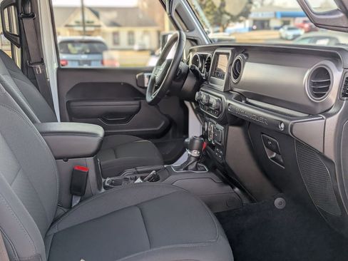 Used 2022 Jeep Wrangler Unlimited Sport image 38