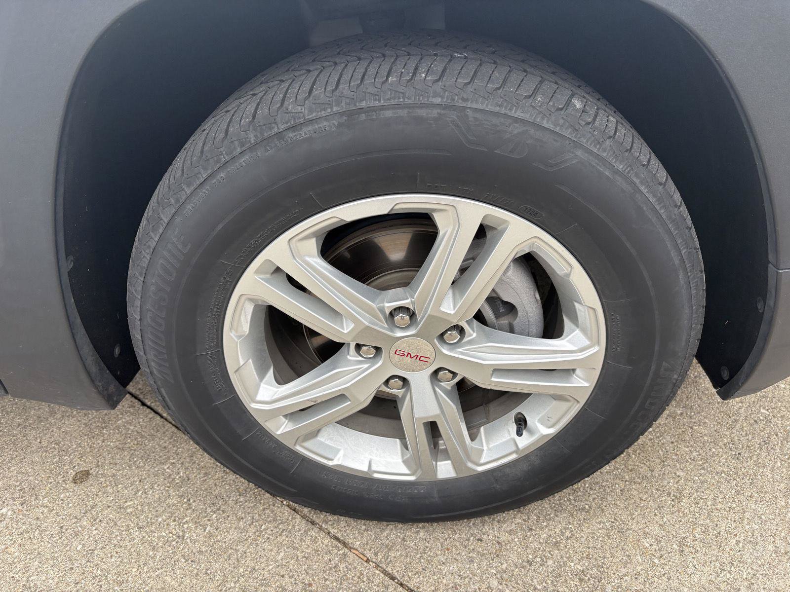 Used 2024 GMC Terrain SLE AWD/4WD image 24