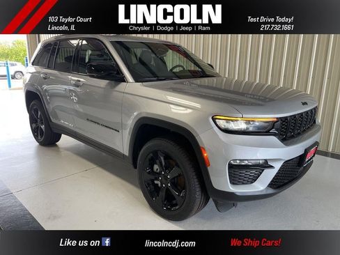 New 2025 Jeep Grand Cherokee Limited w/ Black Appearance Package image 9