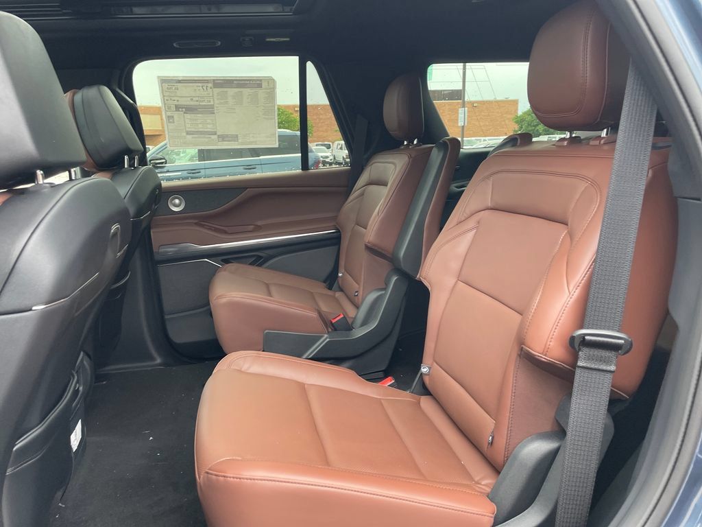 New 2027 Lincoln Navigator Reserve AWD/4WD image 13