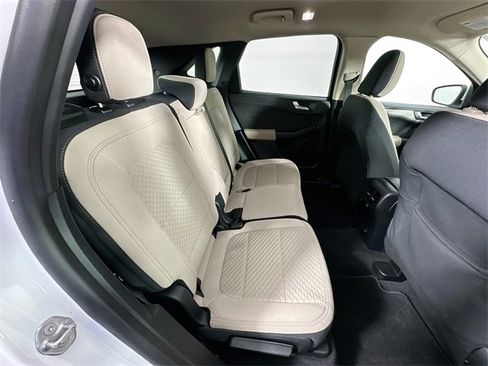 Used 2020 Ford Escape SE image 25