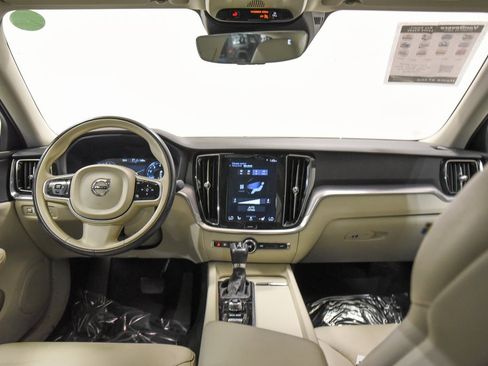 Used 2020 Volvo S60 T6 Momentum w/ Protection Package Premier image 26