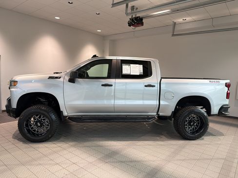 Used 2019 Chevrolet Silverado 1500 Custom Trail Boss w/ Custom Convenience Package image 2