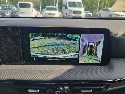 Used 2025 Nissan Kicks SR w/ SR Premium Package image 12