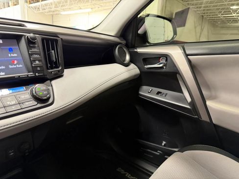 Used 2018 Toyota RAV4 XLE AWD/4WD image 37