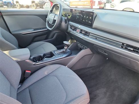 New 2025 Kia K4 LXS image 15