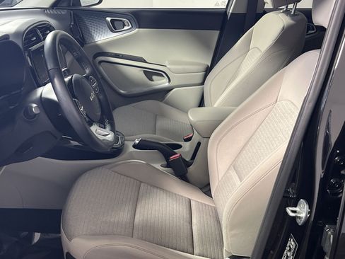 Used 2023 Kia Soul EX FWD image 14