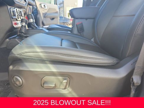 New 2025 Jeep Wrangler Unlimited Rubicon 4xe w/ Technology Group AWD/4WD image 28