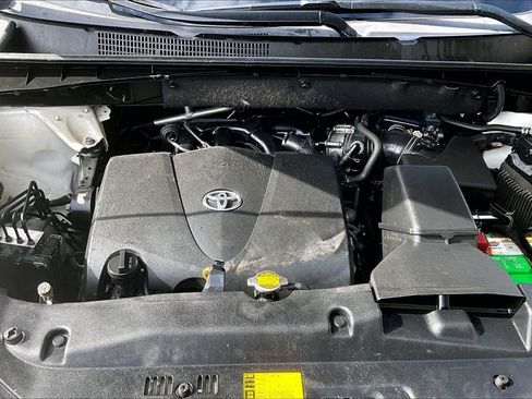 Used 2017 Toyota Highlander XLE image 32