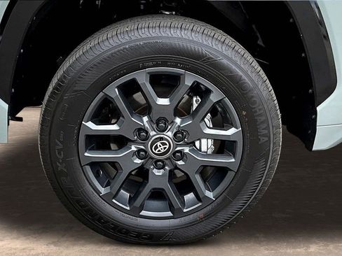 Used 2026 Toyota Tundra Platinum AWD/4WD image 37