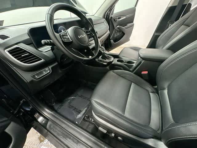 Used 2025 Kia Seltos EX w/ EX Sunroof Package AWD/4WD image 18