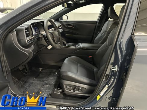 New 2025 Toyota Crown Signia image 16