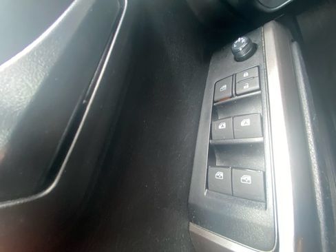 Used 2023 Toyota Tacoma SR5 AWD/4WD image 17