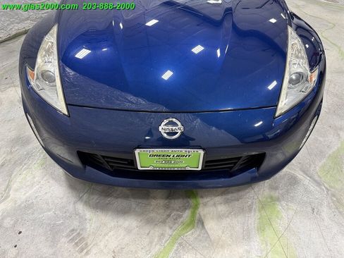Used 2016 Nissan 370Z Coupe RWD image 12
