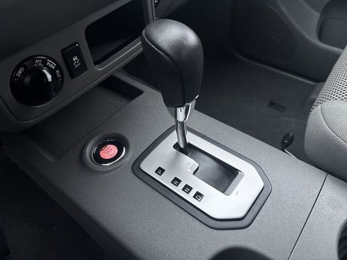 Used 2020 Nissan Frontier SV w/ SV Utility Package image 19