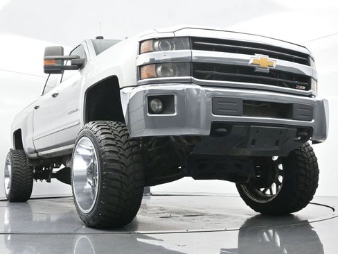 Used 2018 Chevrolet Silverado 2500 LT w/ LT Convenience Package AWD/4WD image 43