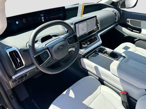 New 2026 Ford Expedition Max Platinum w/ Platinum Ultimate Package AWD/4WD image 6