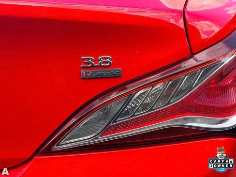 Used 2016 Hyundai Genesis Coupe 3.8 RWD image 11
