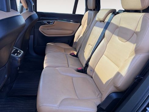 Used 2018 Volvo XC90 T6 Momentum w/ Convenience Package AWD/4WD image 11