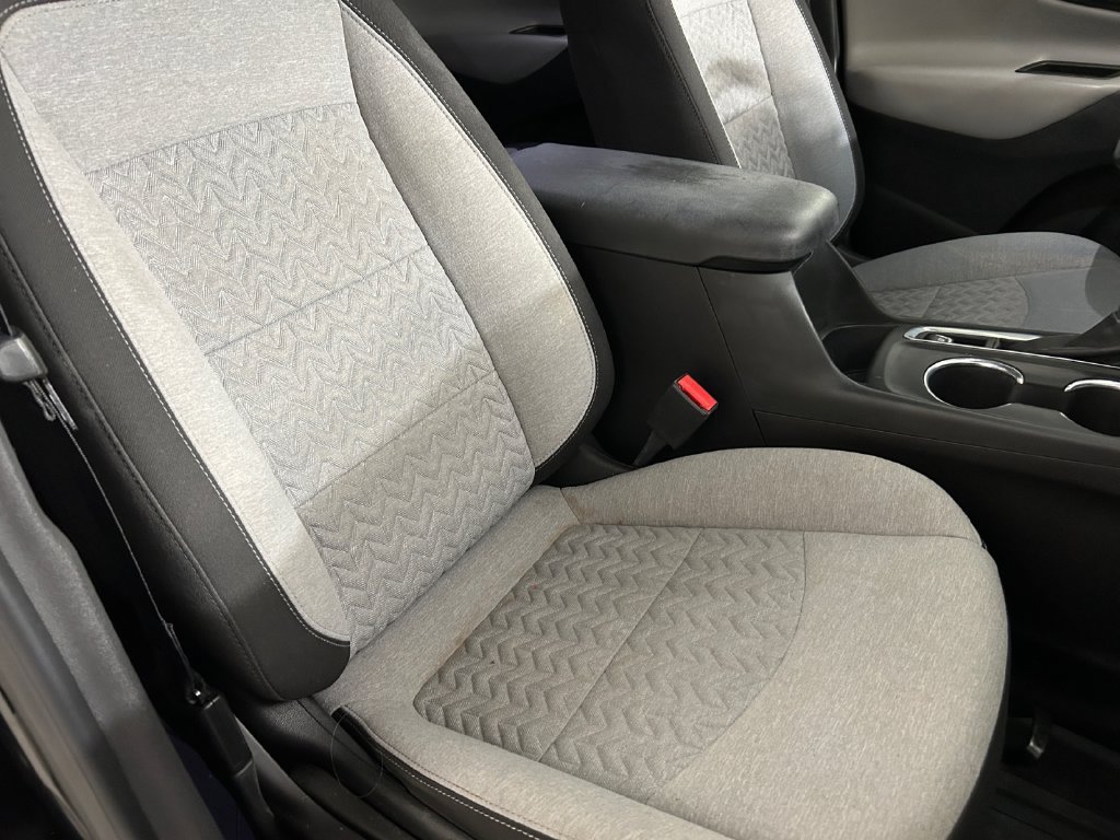 Used 2023 Chevrolet Equinox LS w/ Midnight Edition FWD image 14