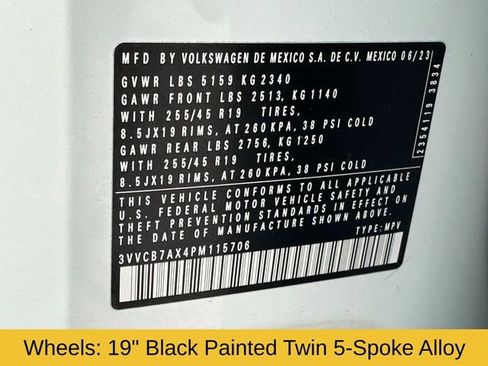 Used 2023 Volkswagen Tiguan SE R-Line image 32