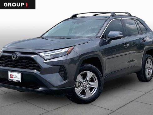 Used 2025 Toyota RAV4 XLE FWD image 1