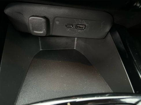 Used 2025 Chevrolet Trax RS w/ Driver Confidence Package FWD image 23