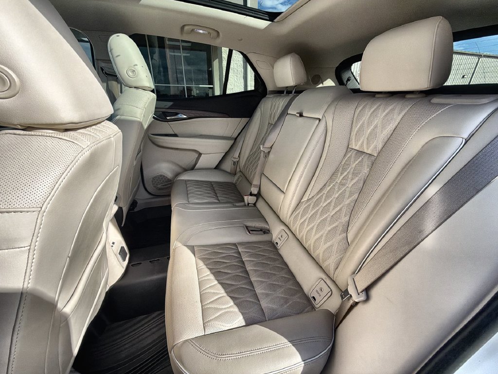 Used 2022 Buick Envision Avenir w/ Technology Package II FWD image 23