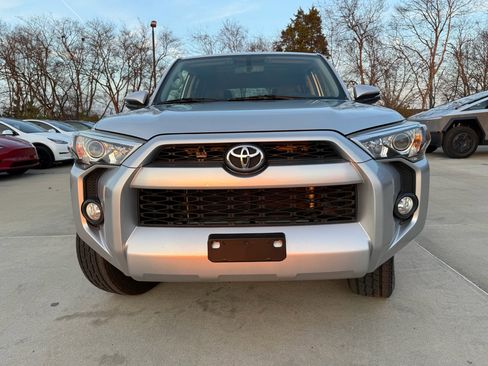 Used 2018 Toyota 4Runner SR5 image 2
