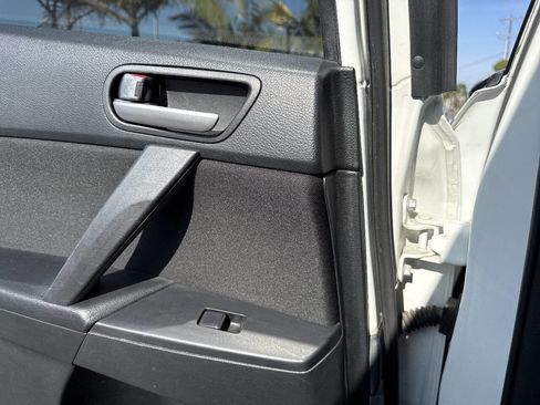 Used 2012 MAZDA MAZDA3 i Sport image 23