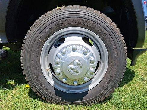 New 2024 RAM 5500 Tradesman AWD/4WD image 10